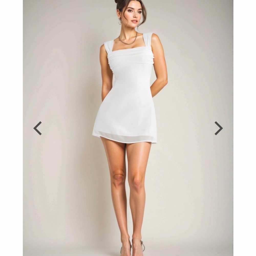 Elegant White Sleeveless Dress